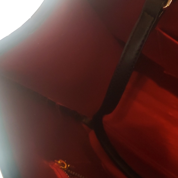 Handbags - Picture 6 of 6